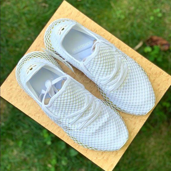 NEW Adidas Deerupt Runner White Gold Women’s 8 - Picture 4 of 8